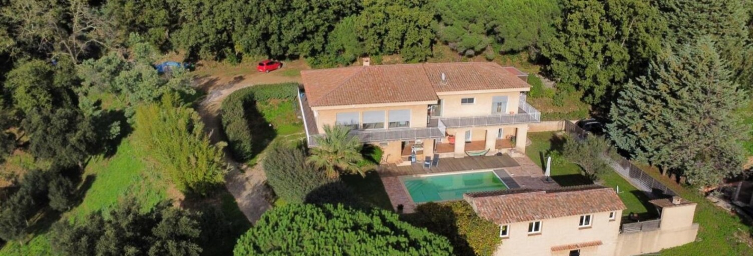 Maison 9 Pièces 205 m² à vendre à Collobrières (83610)