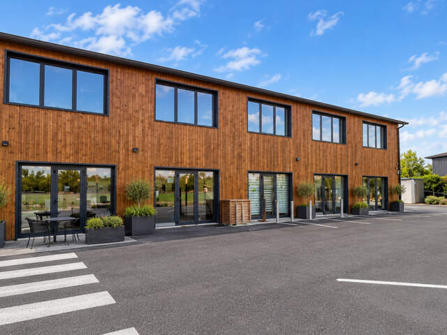 À LOUER BUREAU / CABINET PROFESSIONNEL AVEC POINT D'EAU - SECTEUR CAVIGNAC — photo du bien