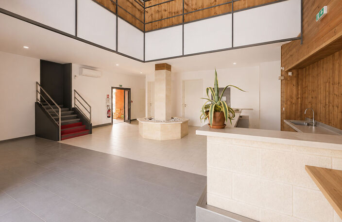 À LOUER BUREAU / CABINET PROFESSIONNEL AVEC POINT D'EAU - SECTEUR CAVIGNAC — photo 2