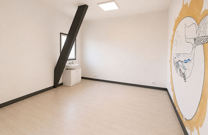 À LOUER BUREAU / CABINET PROFESSIONNEL AVEC POINT D'EAU - SECTEUR CAVIGNAC — photo 4