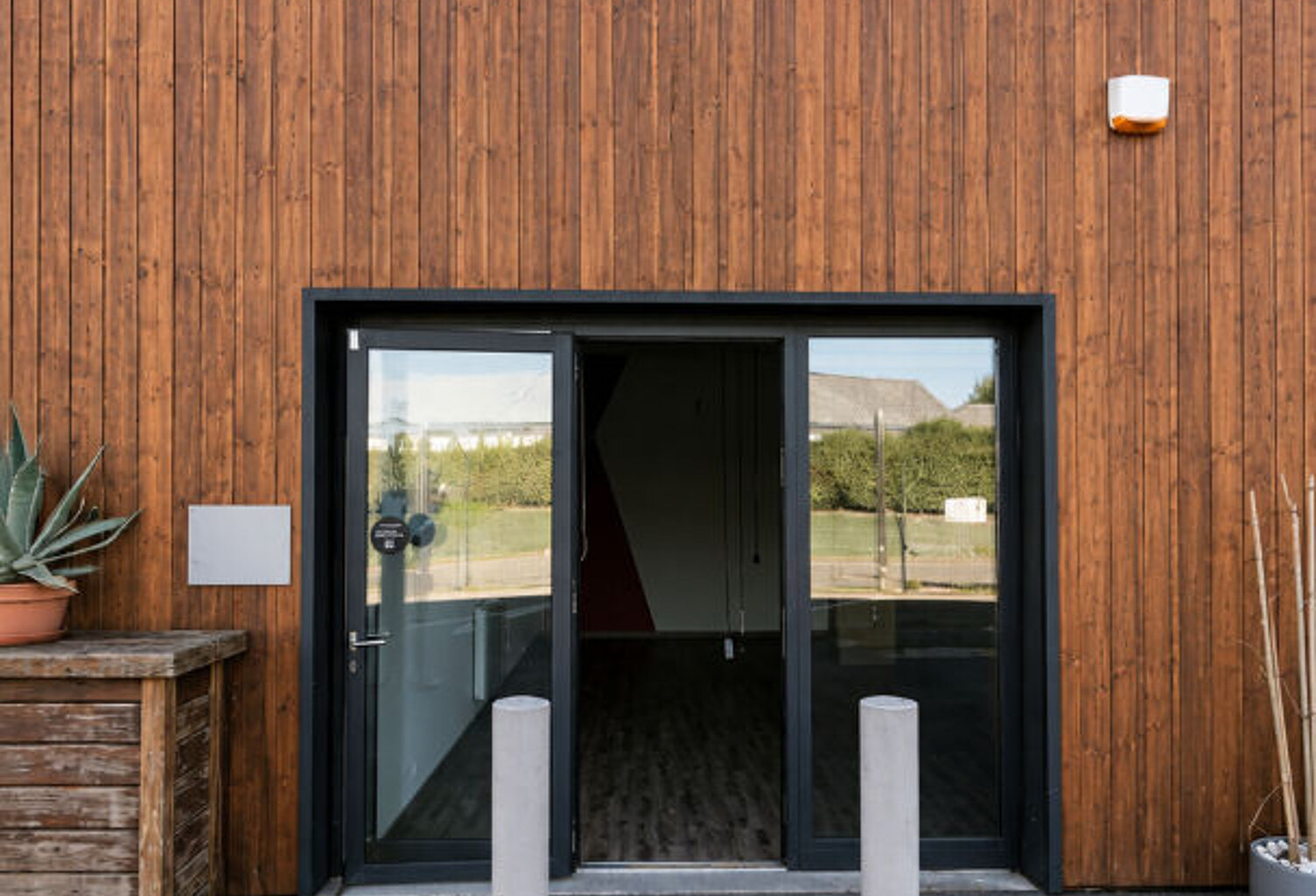 À LOUER UREAU / CABINET AVEC ACCÈS DIRECT DEPUIS LE PARKING - SECTEUR CAVIGNAC — photo 1