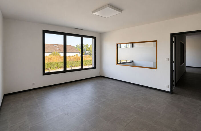 À LOUER ENSEMBLE PROFESSIONNEL DE 6 BUREAUX DE 204 M² SECTEUR CAVIGNAC — photo 4