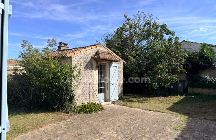 Sainte-Marie-de-Ré – Authentique maison rétaise en pierres, jardin clos et dépendance — photo 3