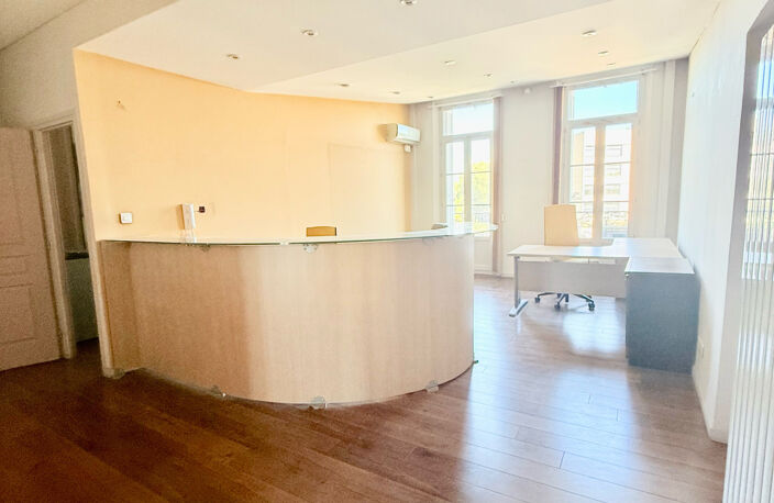 TOULON HAUTE VILLE - APPARTEMENT 7 PIECES - 165 m2- BALCONS — photo 2