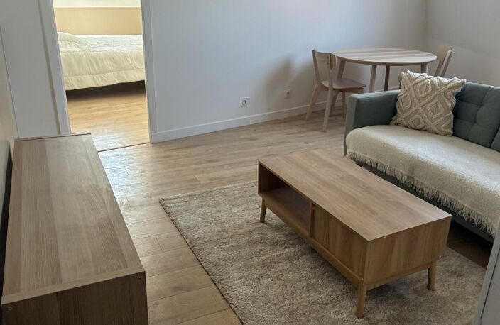 F2 meublé entièrement rénové – Tourcoing — photo 3