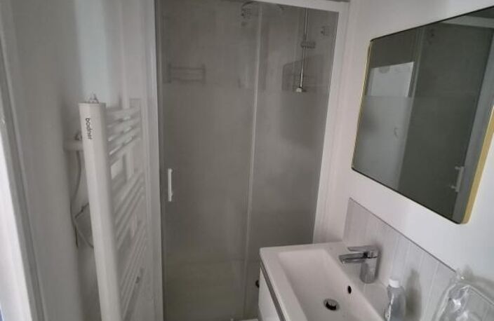 F2 meublé entièrement rénové – Tourcoing — photo 5