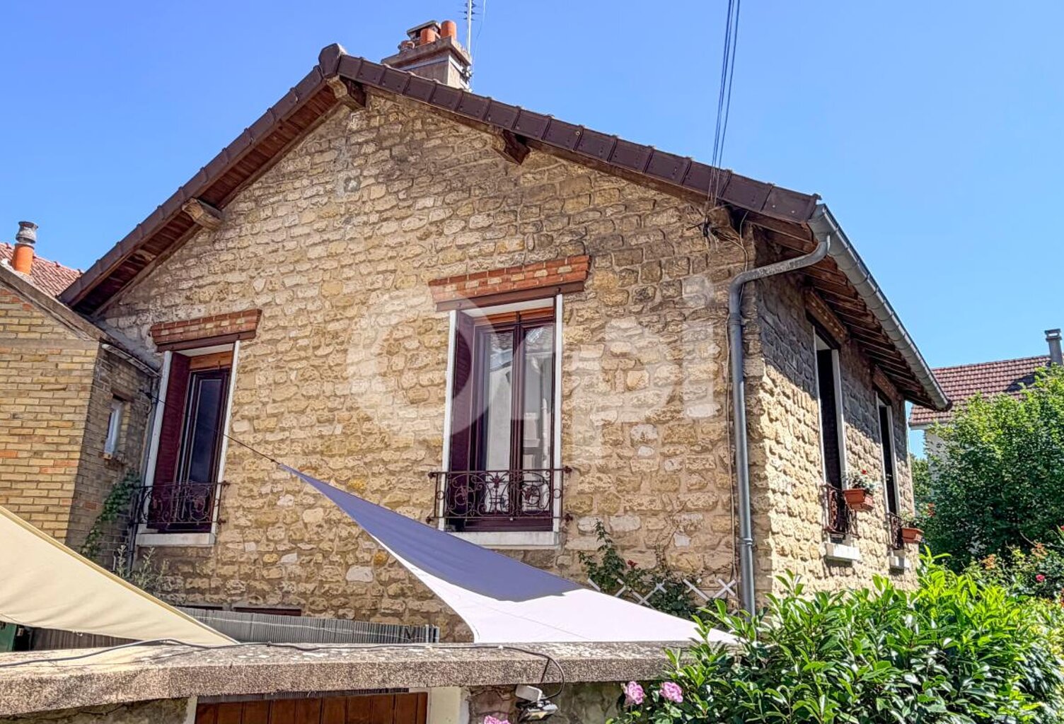 Maison À Vendre 5 pièces Vernouillet — photo 1