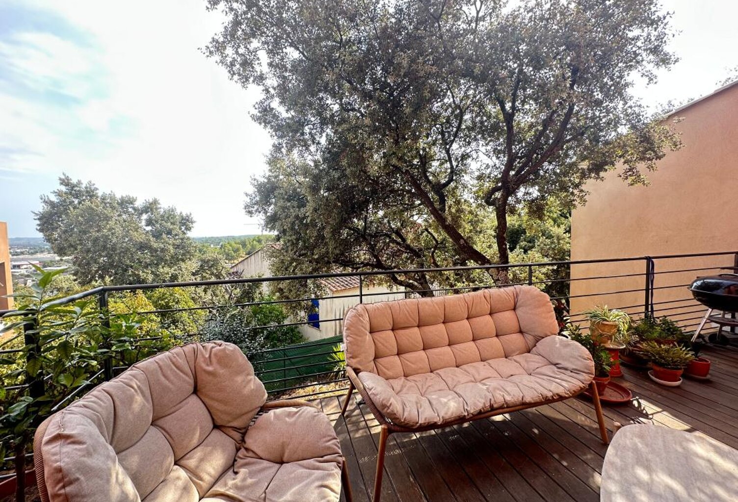 Maison À Vendre NÎMES proche CHU avec jardin Garage — photo 1