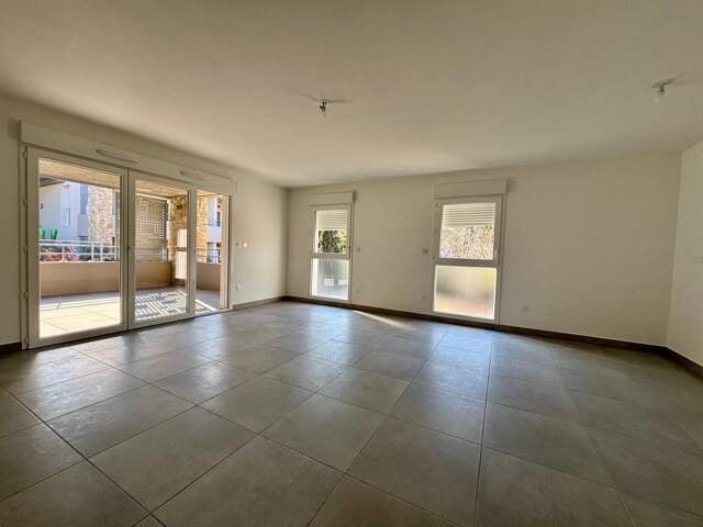 Appartement T4 neuf avec terrasse et garages — photo du bien