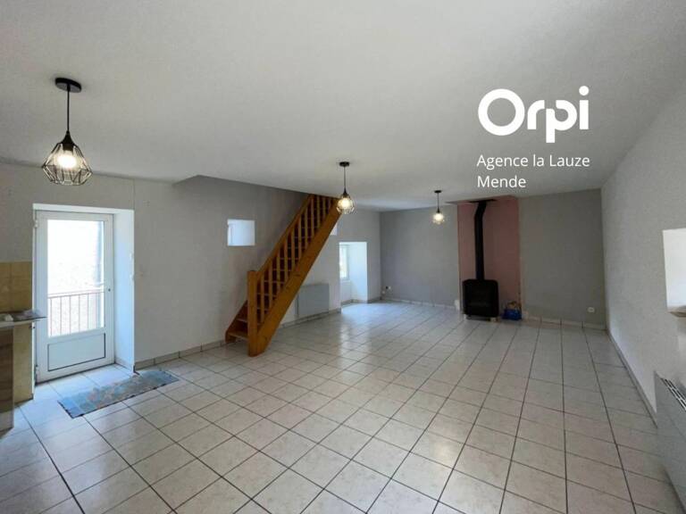 Maison de village en pierre louée — photo 1