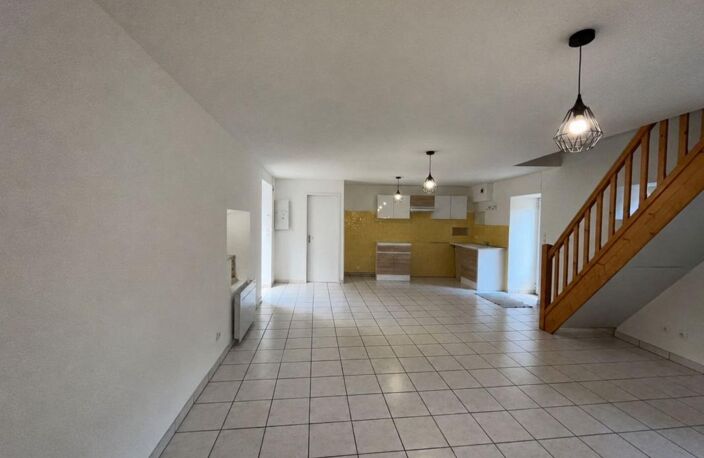 Maison de village en pierre louée — photo 2