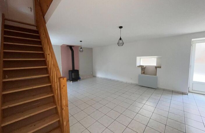 Maison de village en pierre louée — photo 4