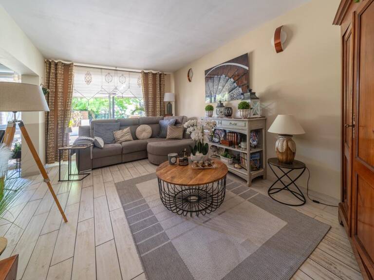 Appartement À Vendre — photo 1