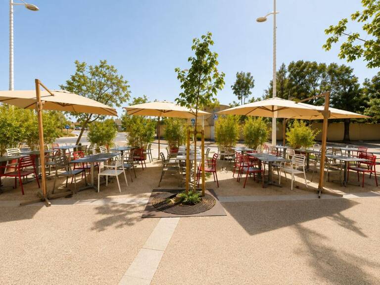 A Vendre Fonds de Commerce de Restaurant Plage des Sablettes 83500 La Seyne sur Mer — photo 1