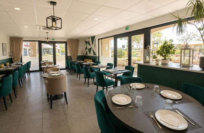 A Vendre Fonds de Commerce de Restaurant Plage des Sablettes 83500 La Seyne sur Mer — photo 2