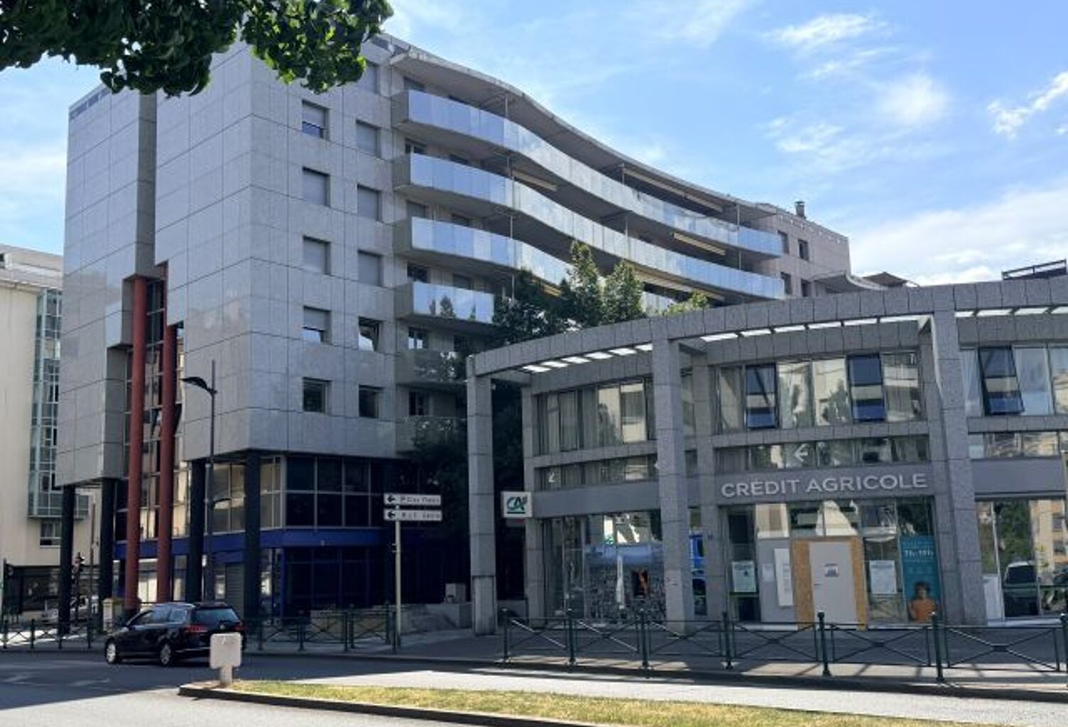 Annemasse centre – Grand T3 de 97 m² avec stationnements et cave — photo 1