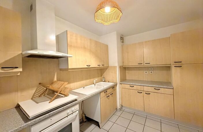 Annemasse centre – Grand T3 de 97 m² avec stationnements et cave — photo 4