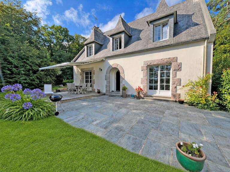 Maison 5 chambres avec un parc boisé — photo 1