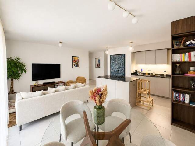 GUILLAUMET - Appartement T4 avec Terrasse, Jardin & Double Parking Sous-Sol — photo du bien