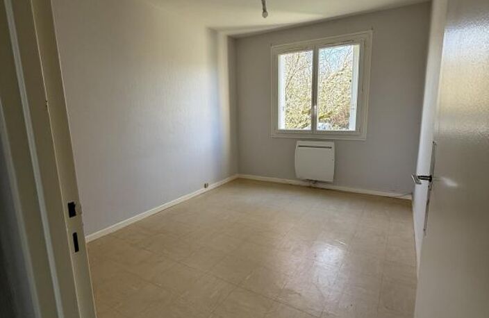 Leasing Appartement 3  pièces 63 m² Saint-Benoît-du-Sault — photo 5