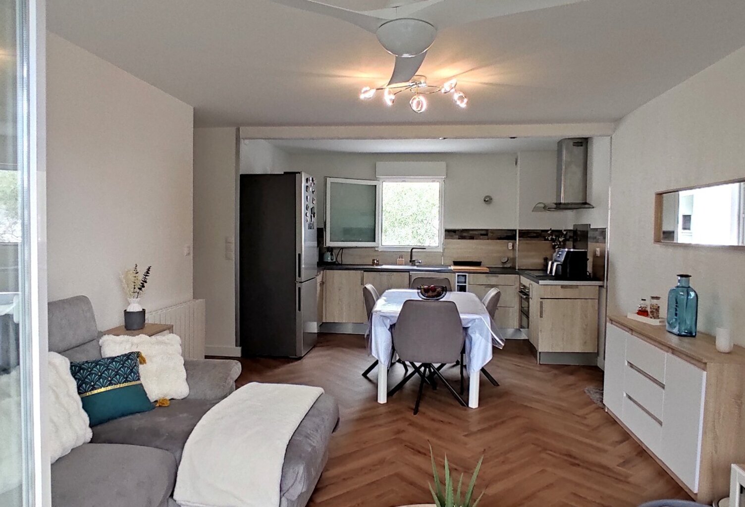 MARCHEPRIME – BEL APPARTEMENT 3 PIÈCES / 2 CHAMBRES AVEC GRAND BALCON — photo 1