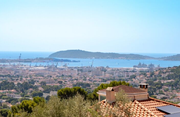 83 Toulon 4 chemins/le Baou, Villa 118m2 ( et plus de 35  m2 buanderie, annexe) vue mer calme 6 pieces 1053 m2 — photo 2