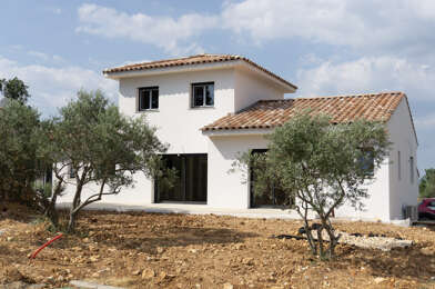 Maison  370700 €