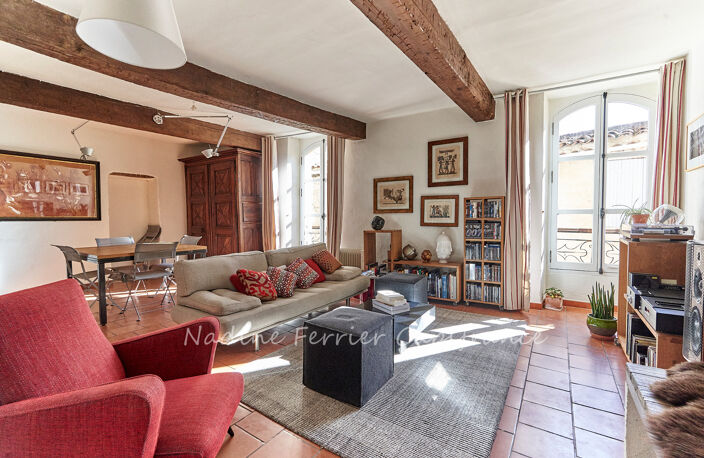 JOUQUES (13) – GRANDE MAISON DE VILLAGE RÉNOVÉE – 215 M² – 4 CHAMBRES – TERRASSE PANORAMIQUE — photo 4