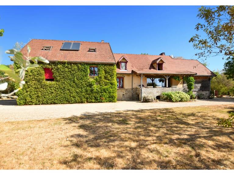 Maison en pierres de 120 m2 avec 5112 m2 de terrain SAINT EMILAND (71) — photo 1