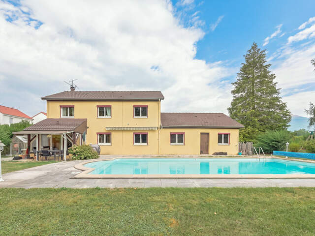 Maison à vendre 7 pièces SAINT GENIS POUILLY (01) — photo du bien