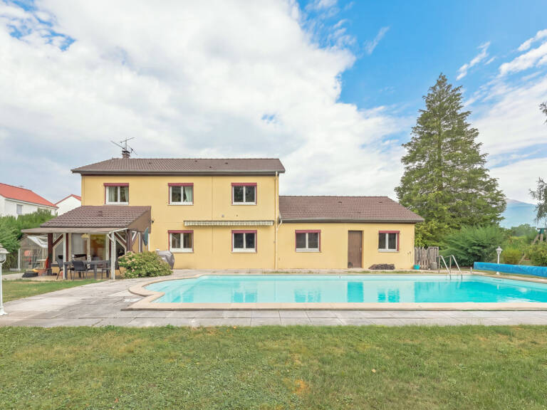 Maison à vendre 7 pièces SAINT GENIS POUILLY (01) — photo 1
