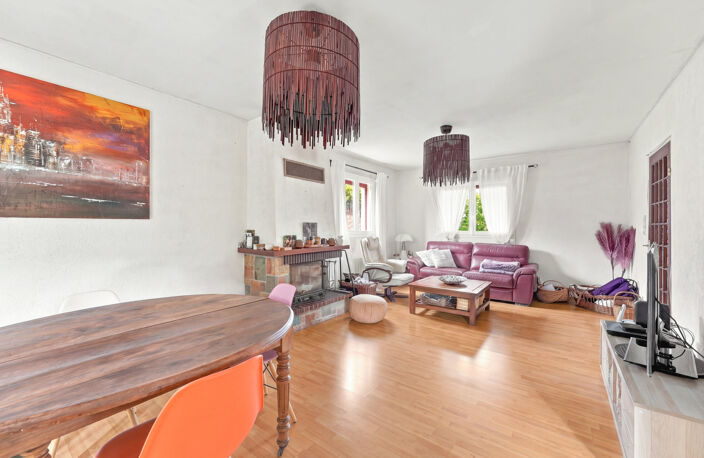 Maison à vendre 7 pièces SAINT GENIS POUILLY (01) — photo 4