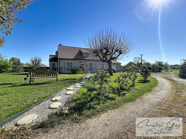 Maison à vendre 5 pièces, 135 m², garage, 3 chambres, 2626 m² de terrain MAYET (72) — photo du bien
