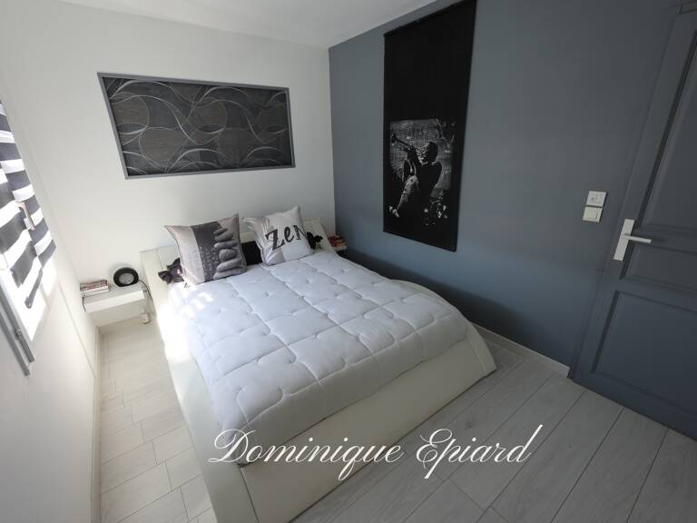Nouaillé-Maupertuis, à pied de tout : maison rénovée sans travaux, calme absolu, sans entretien — photo 1