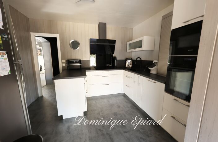Nouaillé-Maupertuis, à pied de tout : maison rénovée sans travaux, calme absolu, sans entretien — photo 3