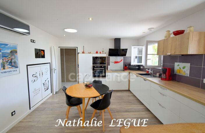 Vendée (85) entre CHALLANS et NOIRMOUTIER BEAUVOIR sur MER  Maison à vendre 8 pièces , 160 m², 5 chambres , 1 bureau ,3 WC garage terrain clos 1543m² — photo 4