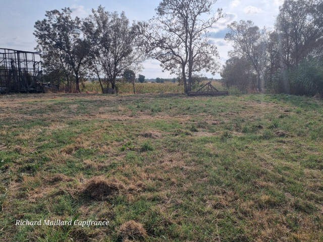 Terrain à vendre de 924,00 m² BRESSOLS (82) — photo du bien
