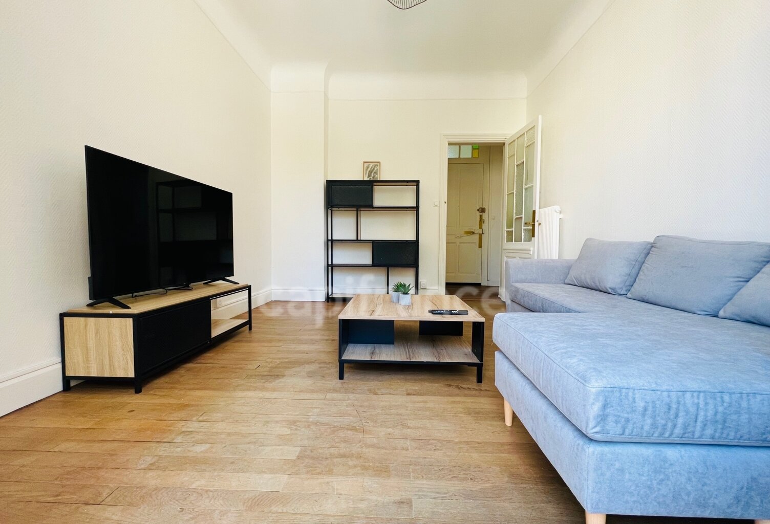 APPARTEMENT MEUBLÉ 51 M2, CENTRE VILLE, PROCHE IUT, 1 CHAMBRE DE 13 M2, 2 BALCONS, FIBRE — photo 1