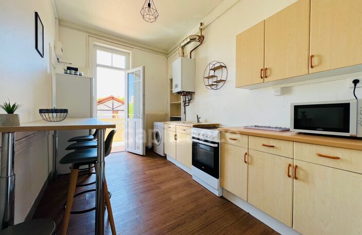 APPARTEMENT MEUBLÉ 51 M2, CENTRE VILLE, PROCHE IUT, 1 CHAMBRE DE 13 M2, 2 BALCONS, FIBRE — photo 2