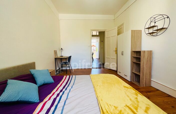 APPARTEMENT MEUBLÉ 51 M2, CENTRE VILLE, PROCHE IUT, 1 CHAMBRE DE 13 M2, 2 BALCONS, FIBRE — photo 4
