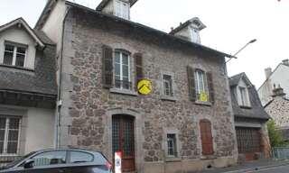 Maison 10 Pièces 250 m² à vendre à Vic-sur-Cère (15800)