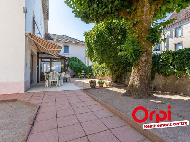 Spacieux appartement de 268 m² avec jardin privatif — photo du bien