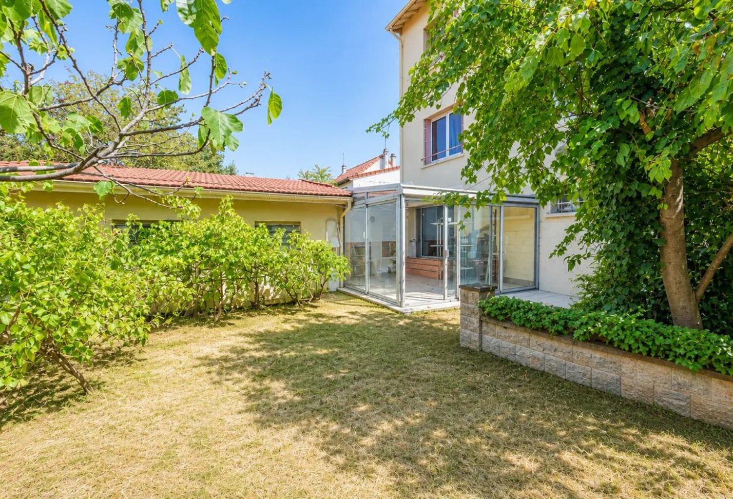 Maison de 6 pièces de 175 m² à Colombes — photo 1