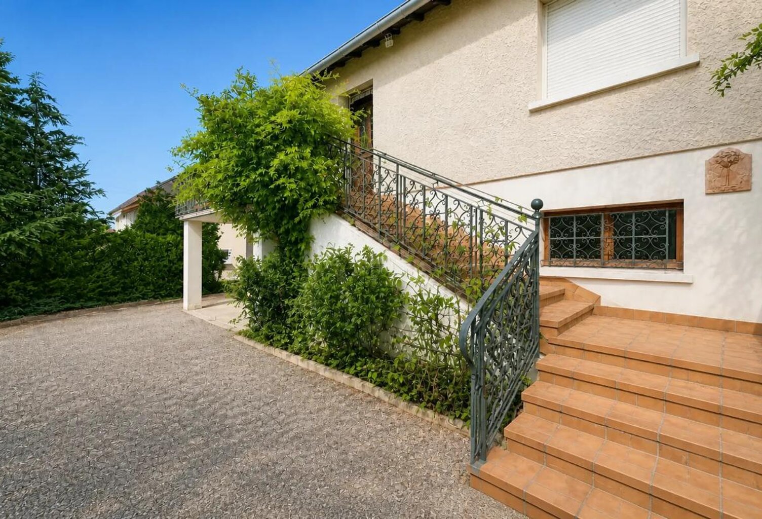 Vendat : Maison 199m² avec terrasse et jardin — photo 1