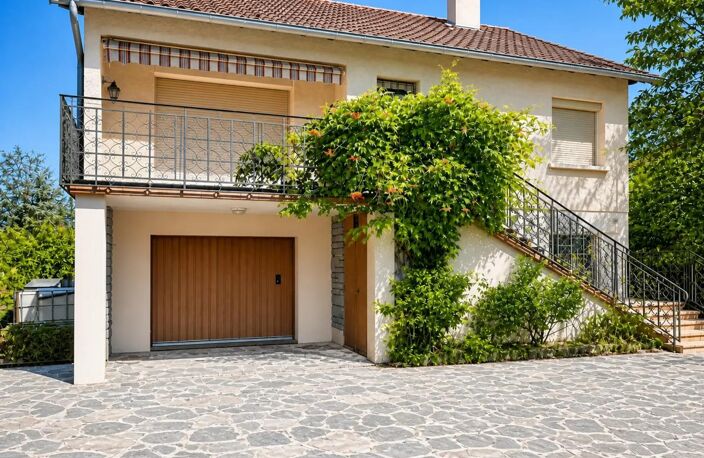Vendat : Maison 199m² avec terrasse et jardin — photo 2