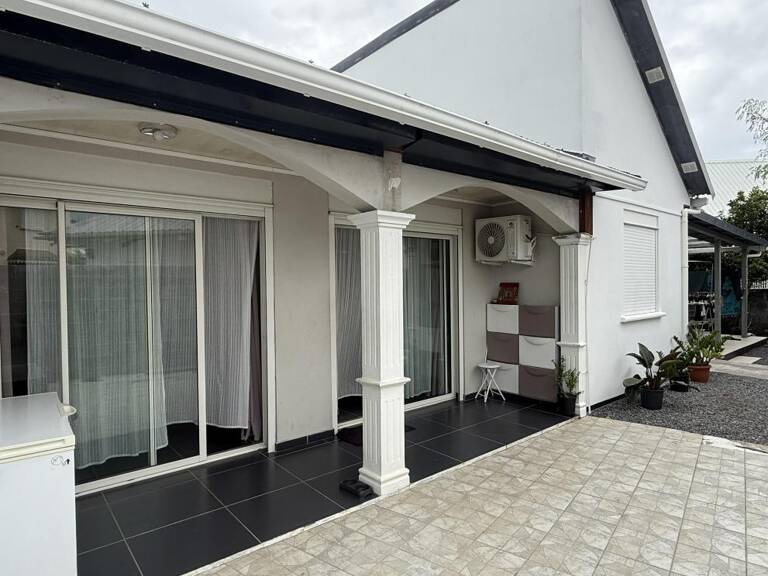 Saint-André centre – Maison familiale F5 de 181 m² utiles avec garage — photo 1
