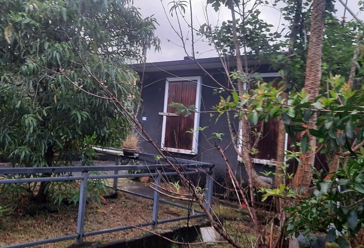 Deux maisons type SATEC F3 sur terrain de 1600m² à St Benoit — photo 1