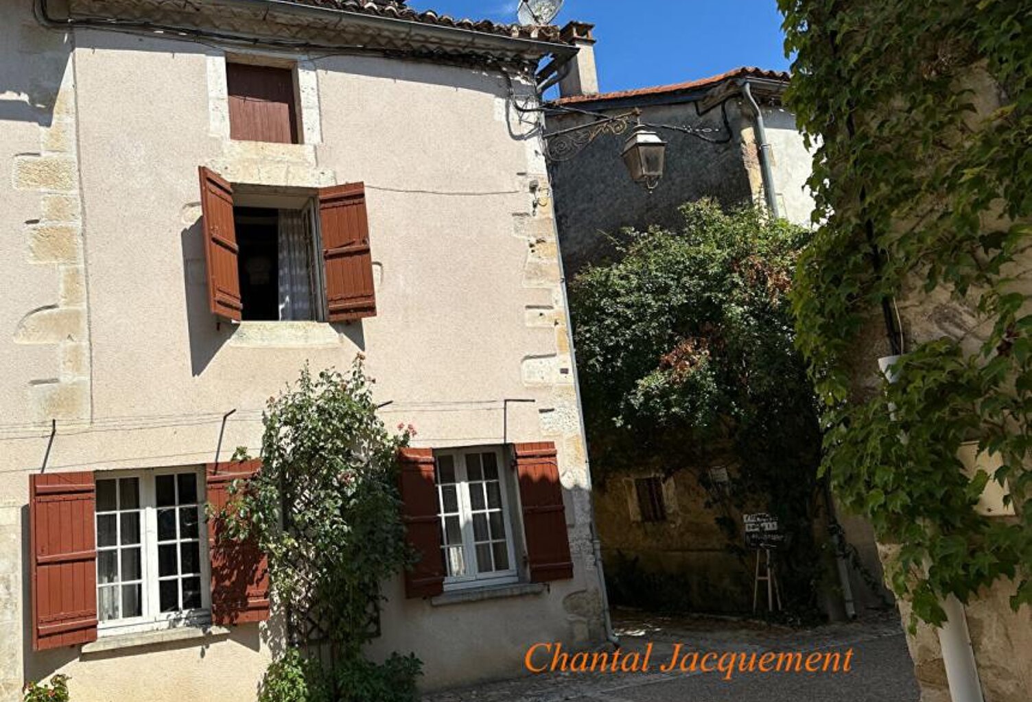 MAISON DE VILLAGE — photo 1