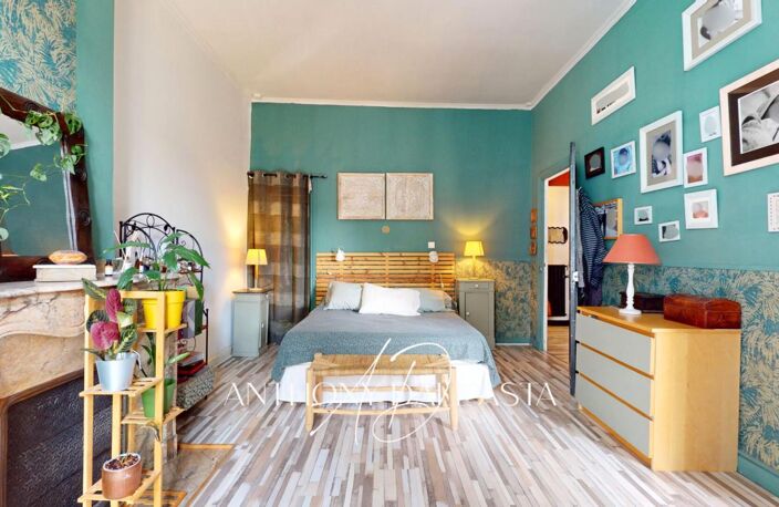 Ensemble immobilier avec appartement de 105 m² avec une grande terrasse, une chambre de bonne et une cave — photo 3