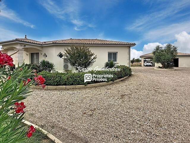 Villa de plain-pied avec piscine & garage — photo du bien